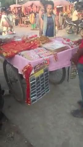 नवरात्र पर सजी दुकान महिलाओं ने खरीदे व्रत रहने के समान#नवरात्र