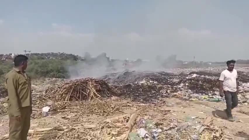 भितरवार नगर परिषद की खुली पोल,बड़ी लापरवाही उजागर,कचरे में मृत गायों को छुपाया
#gwalior #gwaliornews #bhitarwar #bjp