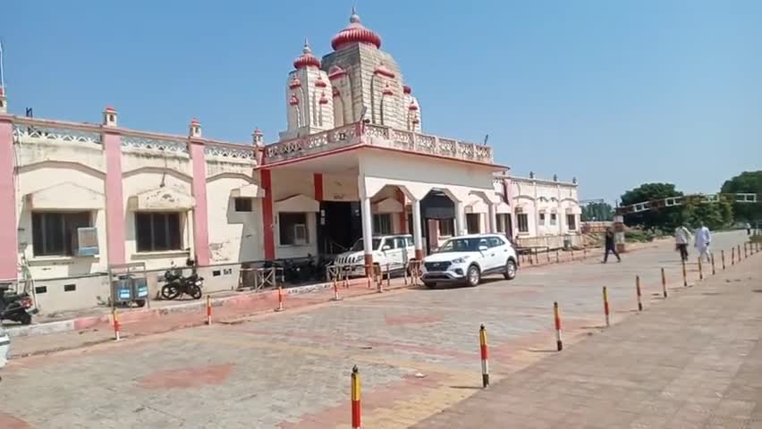 khajuraho Railway Station 🚉🚉
#khajurahorailwaystation ⛽☺️⛽
#rohit_mehra #jmdrohitmehra05 #video