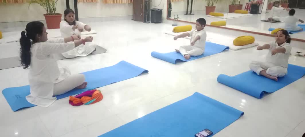 My body is my temple and asanas are my prayers - Vijaya singh babli

#yogainspiration #yogateacher