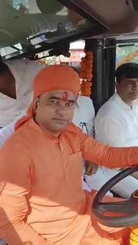 #Alwar k#e Sansad #Balak Nath# Ne Aaj Bhiwadi mein bulldozer ke sath Chunav Yatra Mein Shamil hue