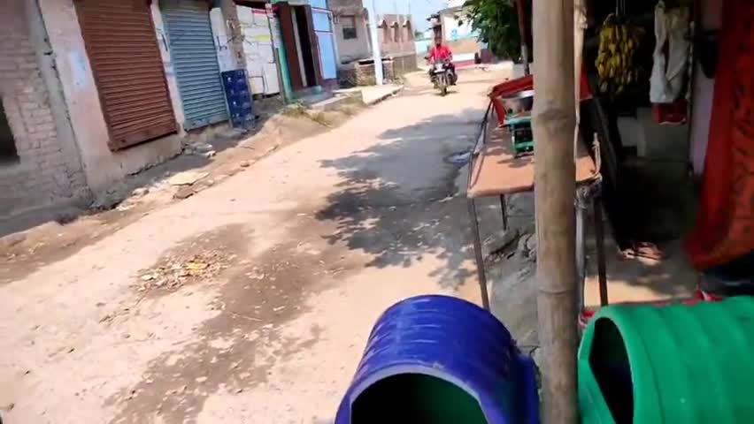 बाकवा पंचायत के बाकवा गांव का नजारा ना गांव में रोड का सुविधा न नाला का सुविधा इस पे मुखिया का इस पे कोई पहल नहीं
