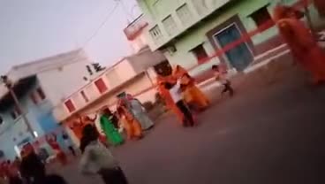 विजयराघवगढ़: लाभेरहा के वार्ड no.11 मे निकाली गई चुन्नी यात्रा ...51 फुट लंबी चुन्नी । जोगनी माई में चढ़ाई गई चुन्नी #विजयराघवगढ़
.