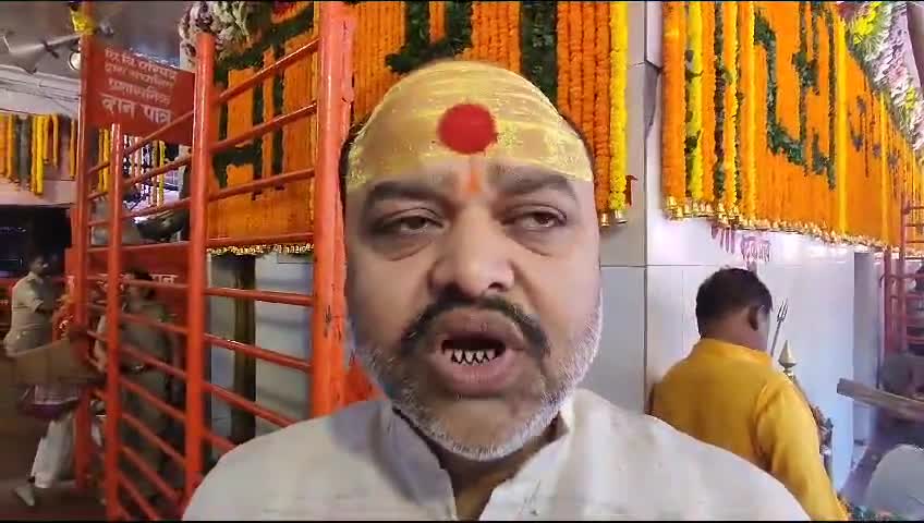 #मांविंध्यवासिनी धाम पर कल रात्रि पुलिस और पंडा अवनीश मिश्रा के बीच हुई झड़प पर उन्हें खुलासा करते हुए अपनी बातों को रखा