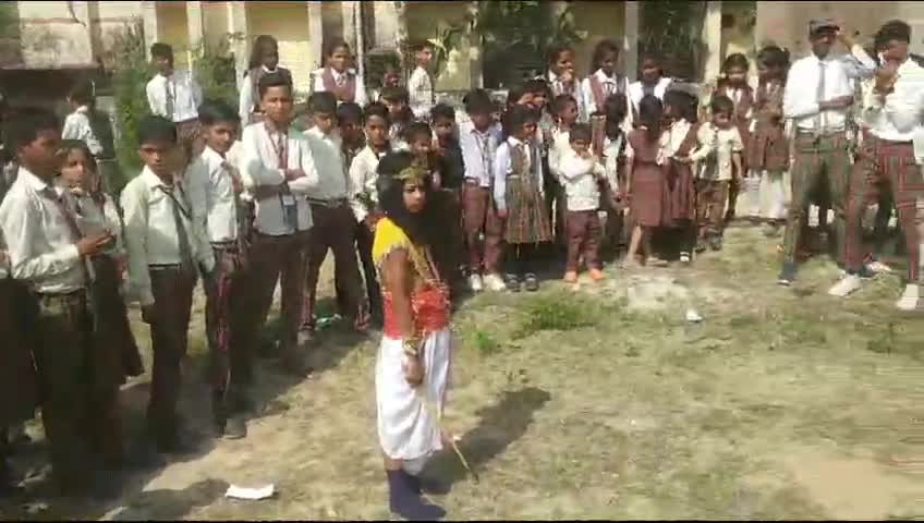 मड़िहान: #ग्रामोदय_पब्लिक_स्कूल #मड़िहान में बच्चो के द्वारा  विजयदशमी का पर्व मनाया गया