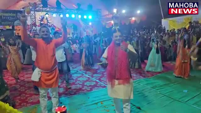 चरखारी: बड़े ही धूमधाम के साथ #गरबा #डांडिया नृत्य का आयोजन किया गया विधायक ब्रजभूषण राजपूत,देखिए चरखारी विधायक जी का गरबा डाँस