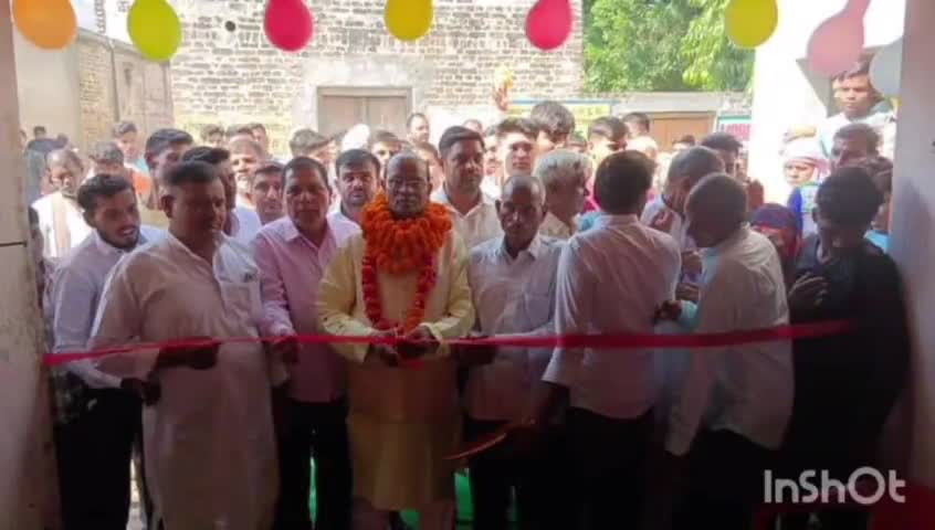 सियाना: ग्राम भैंसाखूर में क्षेत्रीय विधायक ने डिजिटल लाइब्रेरी का फीता काटकर किया उद्घाटन