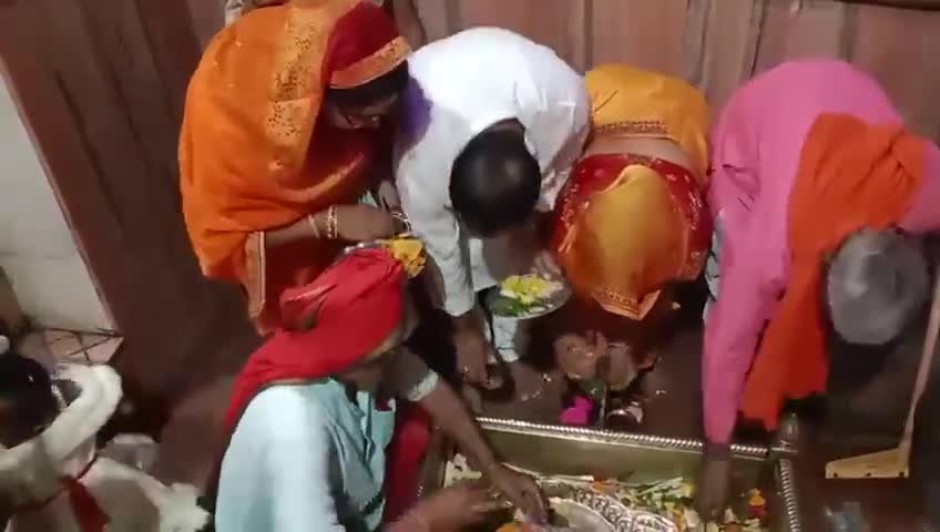 आज अपने #जन्मदिन के अवसर पर सुबह में अरेराज #सोमेश्वरनाथ_बाबा का दर्शन कर आशीर्वाद प्राप्त किये।