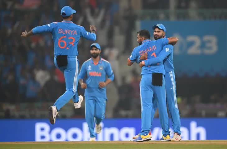 सर्वश्रेष्ठ एवं शानदार प्रदर्शन टीम भारत का!#ICCWorldCup2023 में भारतीय क्रिकेट टीम ने इंग्लैंड के विरुद्ध उत्कृष्ट खेल का प्रदर्शन करते हुए जीत हासिल की।
 नबावो की नगरी लखनऊ में भी ऐतिहासिक जीत की हार्दिक बधाई
#INDvsENG