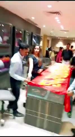 सोना और हीरा का बहुत ही लेटेस्ट कलेक्शन का नया ब्रांड #स्वर्ण बांगा का उद्घाटन करते हुए रिलायंस ज्वैलरी शोरूम भागलपुर