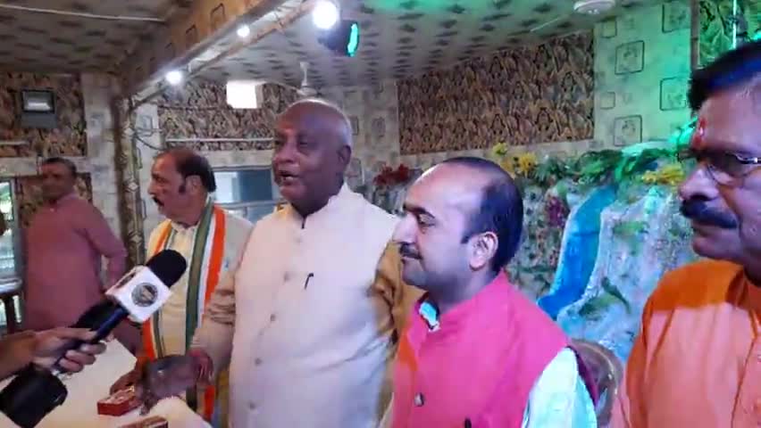 #राधाकृष्ण सिकारिया के फ्लावर मिल का हुआ शुभारम्भ,,, सस्ते दर पर गुणवत्ता पूर्ण आटा व अन्य सामग्री होगा उपलब्ध