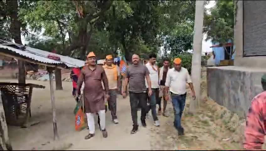 कल 3 #नवम्बर को #गोरखपुर अनुसूचित #सम्मेलन में चलने के लिये #बड़हरा #अनुसूचित #बस्ती के लोगो को #निमंत्रण दिया।
