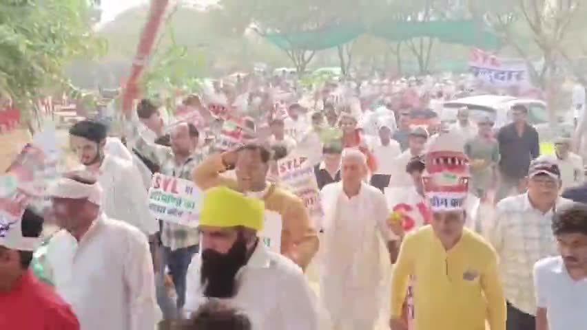 SYL 'पानी का धर्मयुद्ध' को  लेकर #CM अरविंद केजरीवाल/ #CM भगवंत मान से सवाल पूछने ले लिया जा रहे नवीन जयहिंद को पुलिस ने बीच रस्ते में रोका 
#पानी_का_धर्मयुद्ध #SYLCanal #SYL #haryana #पंजाब #नवीनजयहिंद