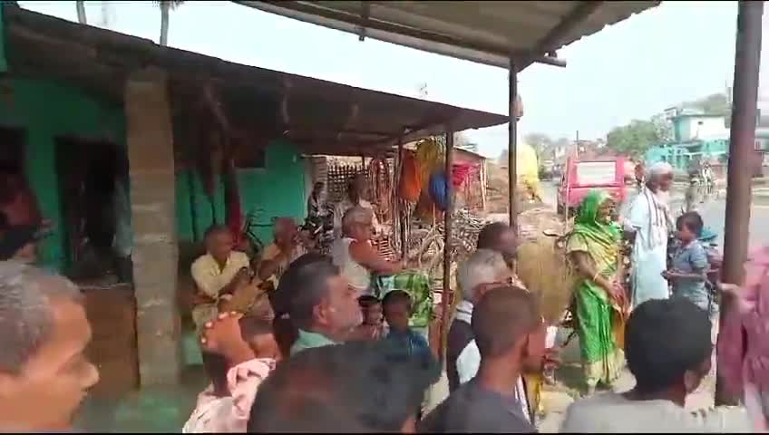 नानपुर: नानपुर प्रखण्ड के बहेड़ा हथोड़ी चौक के निकट अग्निशमन विभाग द्वारा एलईडी भान द्वारा जागरूकता अभियान चलाया गया।