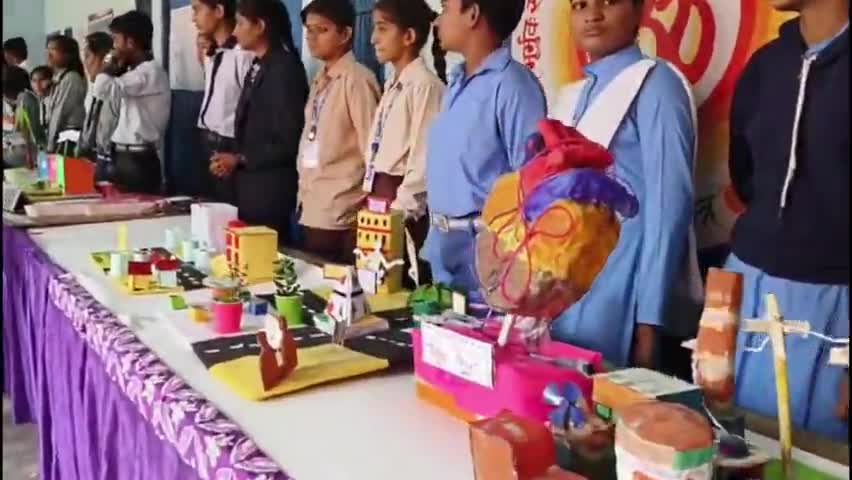बाढड़ा: राजकीय कन्या स्कूल बाढड़ा में आयोजित की गई खंड स्तरीय विज्ञान प्रदर्शनी, विद्यार्थियों ने पेश किए मॉडल