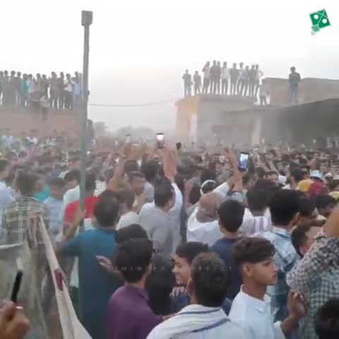 राजस्थान: की जनता ने #ओवैसी का जबरदस्त  स्वागत  बुल्डोजर से बरसाए  फूल वीडियो हुआ वायरल