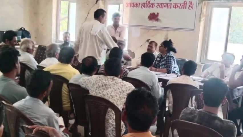 गोहरगंज: गैरतगंज: औबेदुल्लागंज नगर परिषद सीएमओ ने की  पटाखा दुकाने आवंटित
