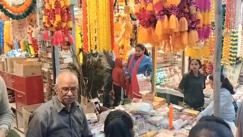 कमरऊ: सतोन व कफोटा में व्याकरण ने एसडीएम का आदेशों का किया पालन निर्धारित जगह पर लगाए शाम तक पटाखों के स्टॉल