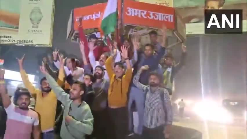#उत्तर_प्रदेश #ICCCricketWorldCup
#भारत बनाम न्यूजीलैंड सेमीफाइनल मैच में भारत की जीत पर #मेरठ के लोगों जमकर  जश्न मनाया