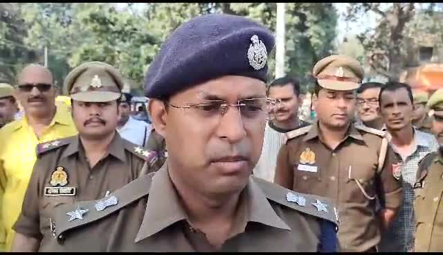 लखीमपुर: पुलिस अधीक्षक खीरी द्वारा छठ पूजा के दृष्टिगत सेठ घाट स्थित छठ पूजा स्थल का निरीक्षण किया गया
#लखीमपुर_खीरी #छठ_पूजा