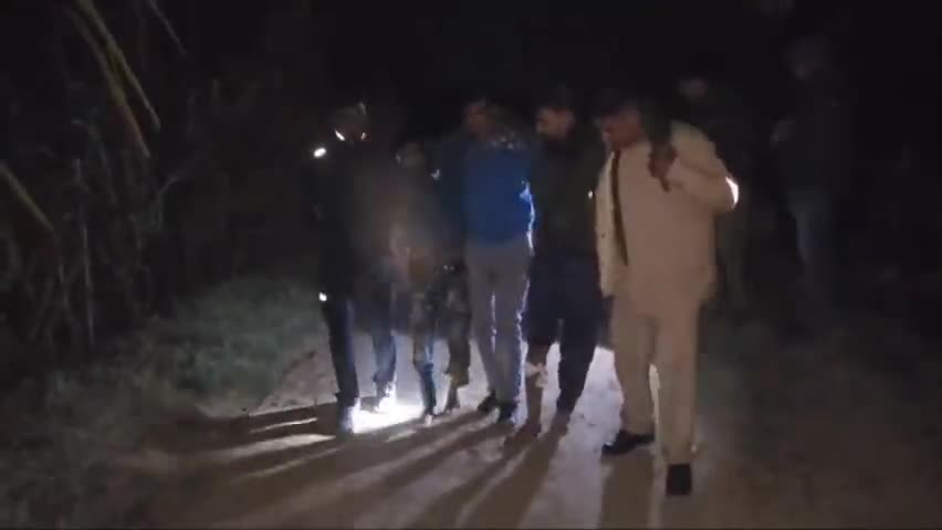 थाना #ककोड़ व थाना #चोला पुलिस की संयुक्त रुप से बाइक सवार बदमाशों से हुई मुठभेड़ क्रॉस फायरिंग में 02 बदमाश घायलावस्था