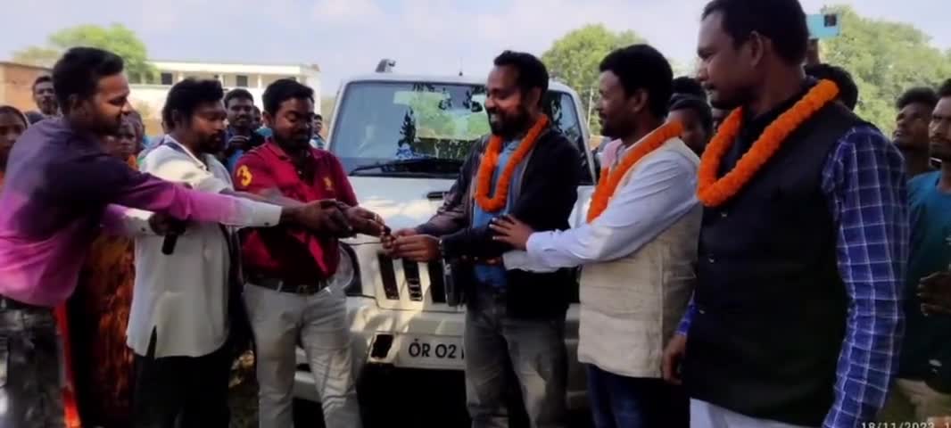 कुमारडुंगी: कुमारडुगी निवासी समाजसेवी ने अपने चाहते नेता को चुनावी मैदान में उतरने के लिए अनोखे तरीके से की मदद।