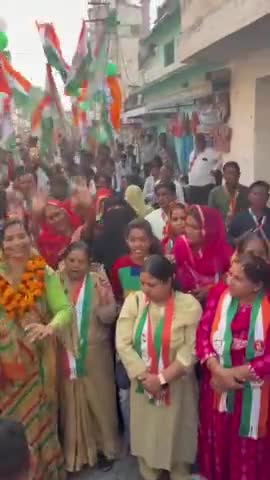 बीदासर में कांग्रेस का रोड़ शो।