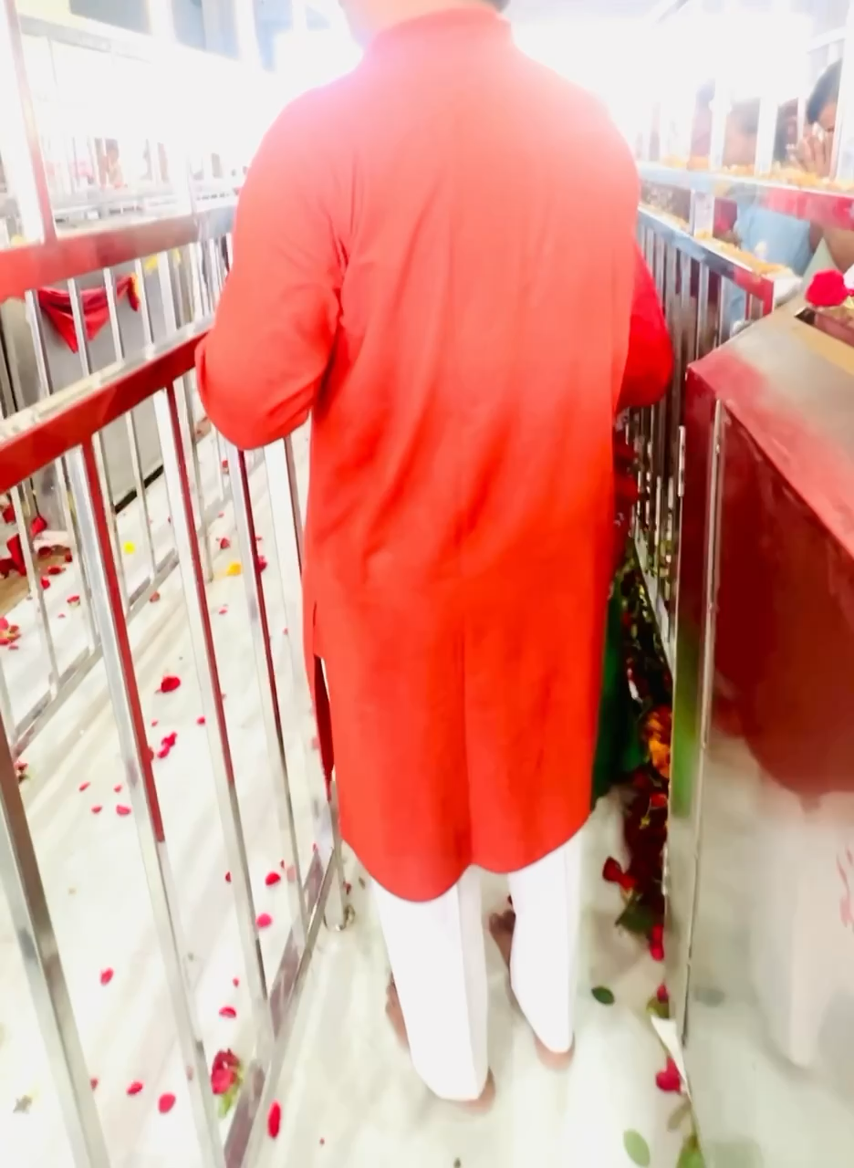 आप सभी श्रद्धालुओं को भगवान श्री खाटू श्याम जी के जन्मोत्सव की हार्दिक शुभकामनाएँ।
हम सभी par खाटूश्याम जी की kripa bani रहे ￼
#भगवानश्रीखाटूश्यामजी
#श्यामबाबा #जन्मदिवस