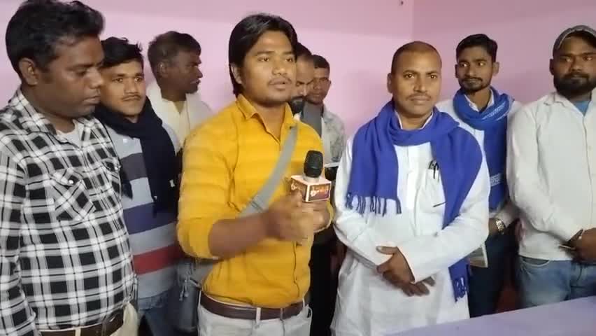 अजाद समाज पार्टी,नवादा की जिलाध्यक्ष-हीरा रविदास और भीम आर्मी जिलाध्यक्ष ने हिसुआ की मामले मे sc st की SI को कानून पढाया