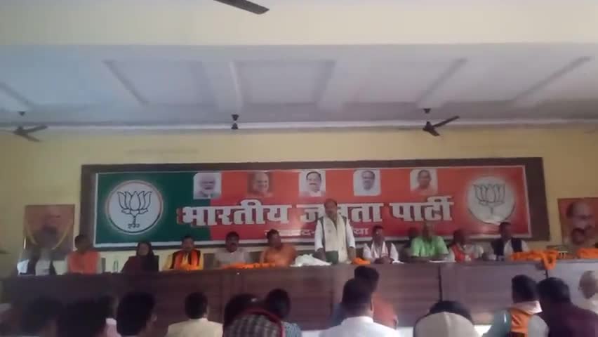#प्रथम #देवरिया आगमन पर #भाजपा #जिलाप्रभारी संतराज यादव का हुआ #स्वागत ।