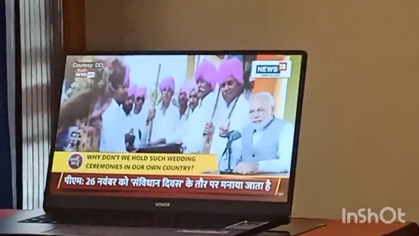 #मन_की_बात कार्यक्रम को #देवरिया नगर के #बूथ संख्या 241 पर #नपाध्यक्ष अलका सिंह के साथ सुना।