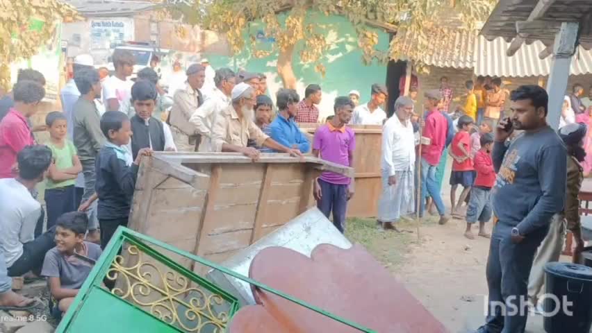 बिस्फी: पतौना ओपी के फिरदौस परवीन की हुई हत्या मामले को लेकर चार आरोपितों के घर हुई कुर्की जब्ती