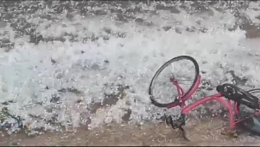 Gujarat Rain: गुजरात पर अब कुदरती आफत, बेमौसम बारिश के साथ गिरे ओले, 20 लोगों की मौत
#newsindia