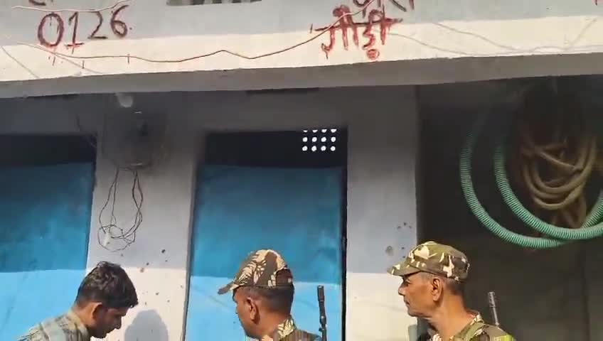 नानपुर: गौरिचट्टी गांव में मद्य निषेध थाने की पुलिस ने शराब बरामदगी स्थल (शौचालय) को किया सील