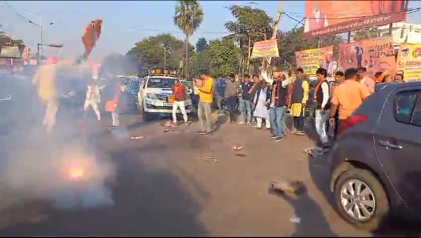 जीत का जश्न #भाजपा कार्यालय #पटना-सतीश राजू 
#bjp4india #bjpbihar #riturajsinha #samratchaudhary #pmofindia