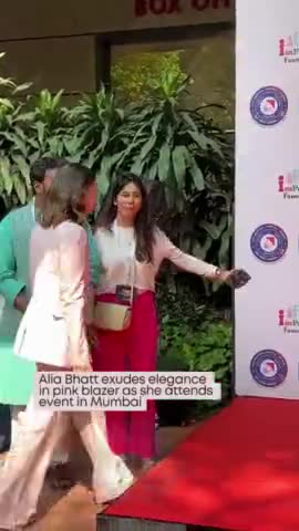 #AliaBhatt pulls off blush pink blazer like a boss lady; flaunts her million-dollar smile at Mumbai event