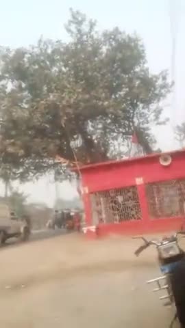 #is ladki ka hosla dekhiye toto chalake3 vachhe ko padhati ha bhoot gareeb hai kripya savi madada karephon pay6205042995