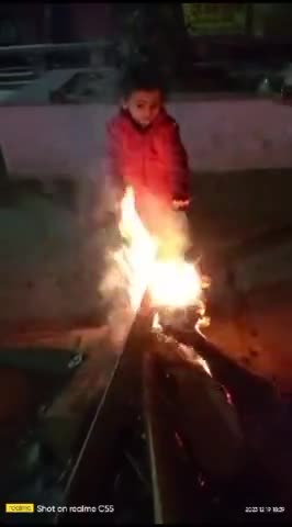 परमपिता परमात्मा की कृपा से उनके बंदों के लिए कल 5वे दिन की अलाव सेवा सामुदायिक स्वास्थ्य केंद्र, पूरनपुर
#मेरे_दोस्तों