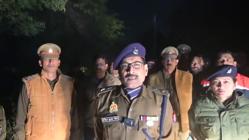 #बाराबंकी: चोरी की घटना को अंजाम देने वालों से पुलिस की मुठभेड़ पांच गिरफ्तार।
