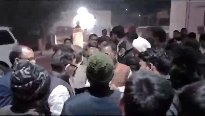 उ०प्र०पुलिस भर्ती परीक्षा में उम्र सीमा में छूट के लिए चंदौली जिले के युवाओं ने मा०सांसद जी को सौंपा ज्ञापन #2023