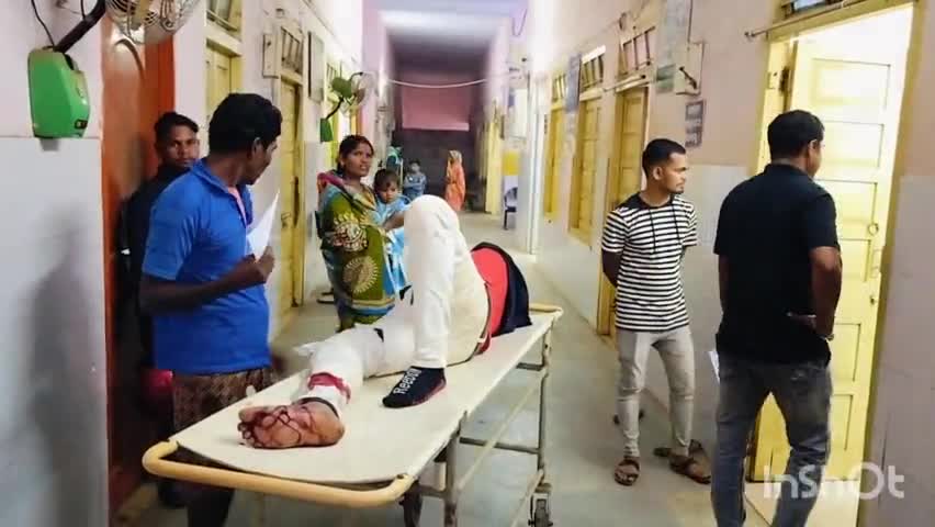 ଭୁବନ: ବଡକାଠିଆ ରେ ୨ବାଇକ ଧକ୍କା ୩ଗୁରୁତର ଭୁବନ ଡାକ୍ତରଖାନା ରେ ଭର୍ତ୍ତି