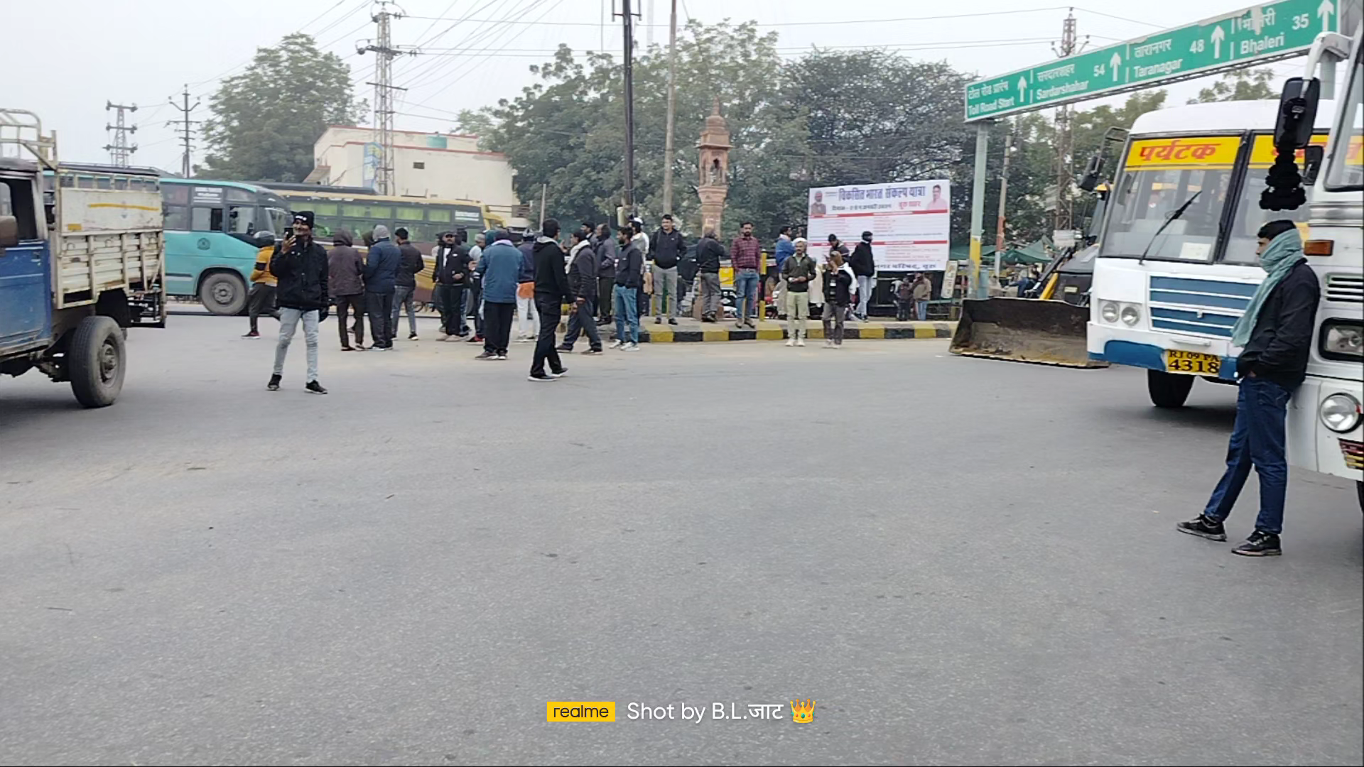 चुरू जिला मुख्यालय पर आज ड्राइवरो ने किया चकाझाम किया और यातायात को बाधित किया करते हुए प्रदर्शन किय
#churu #churunews