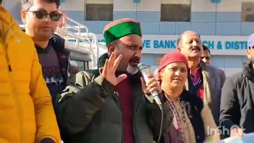 टिक्कर: संयुक्त किसान मंच के संयोजक हरीश चौहान ने सेब बागवानों को दिया संदेश, पर्यावरण को साफ रखने में करे सहयोग