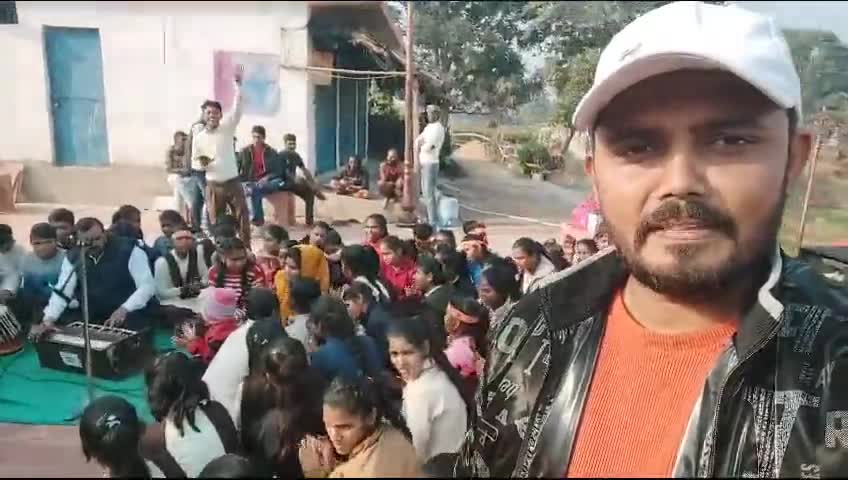 #टिकरी:शैक्षणिक भ्रमण के दौरान मनोरंजन के अदभुत झलकियां PM Shri HSS टिकरी #बघेली_गीत 💐 #sushilsonkar95
