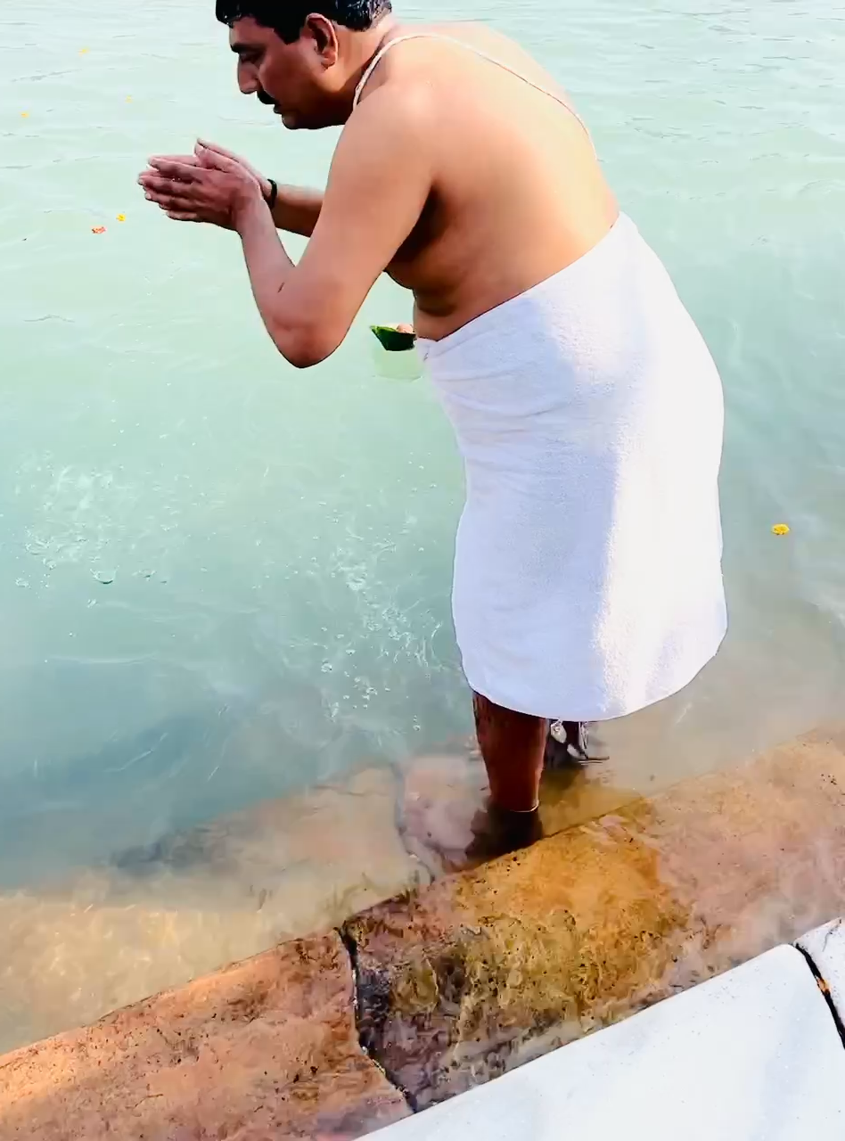 हर की पौड़ी मे माँ गंगा स्नान एवं ￼पूजन।
गंगा मईया सभी की मनोकामना पूर्ण करें।
#हरहरगंगे ￼
#हरिद्वार 
#उत्तराखंड