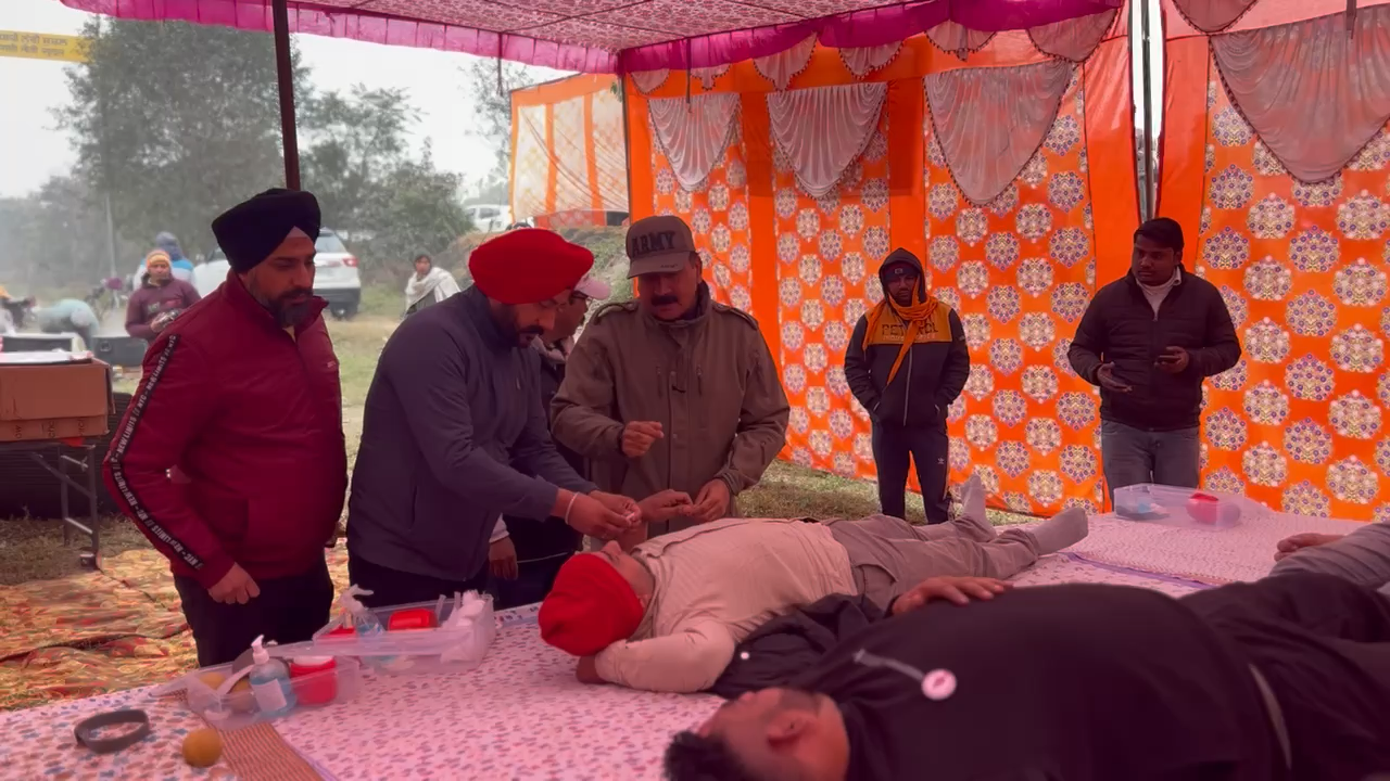 #गुरुगोबिंदसिंह जी की #जयंती पर गांव सुडौल के नजदीक हाईवे पर हुआ ब्लड डोनेशन कैंप व लंगर का आयोजन - एडवोकेट कर्मवीर सिंह बूटर #हल्कारादौर #यमुनानगर #हरियाणा_किसान