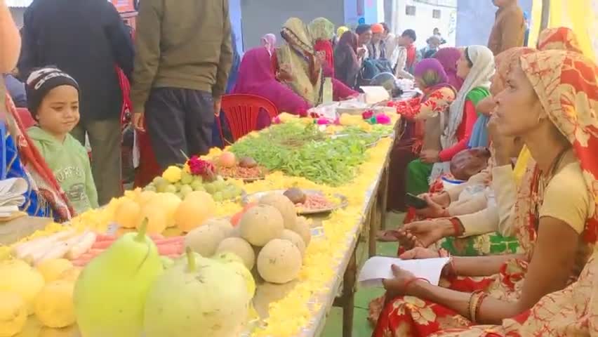 अजयगढ़: विकसित भारत संकल्प यात्रा
ग्राम पंचायत देवगांव 8/1/2024
बाल विकास परियोजना आजमगढ़
#पोषण मेला# 
महिलाओं का स्वास्थ्य जांच