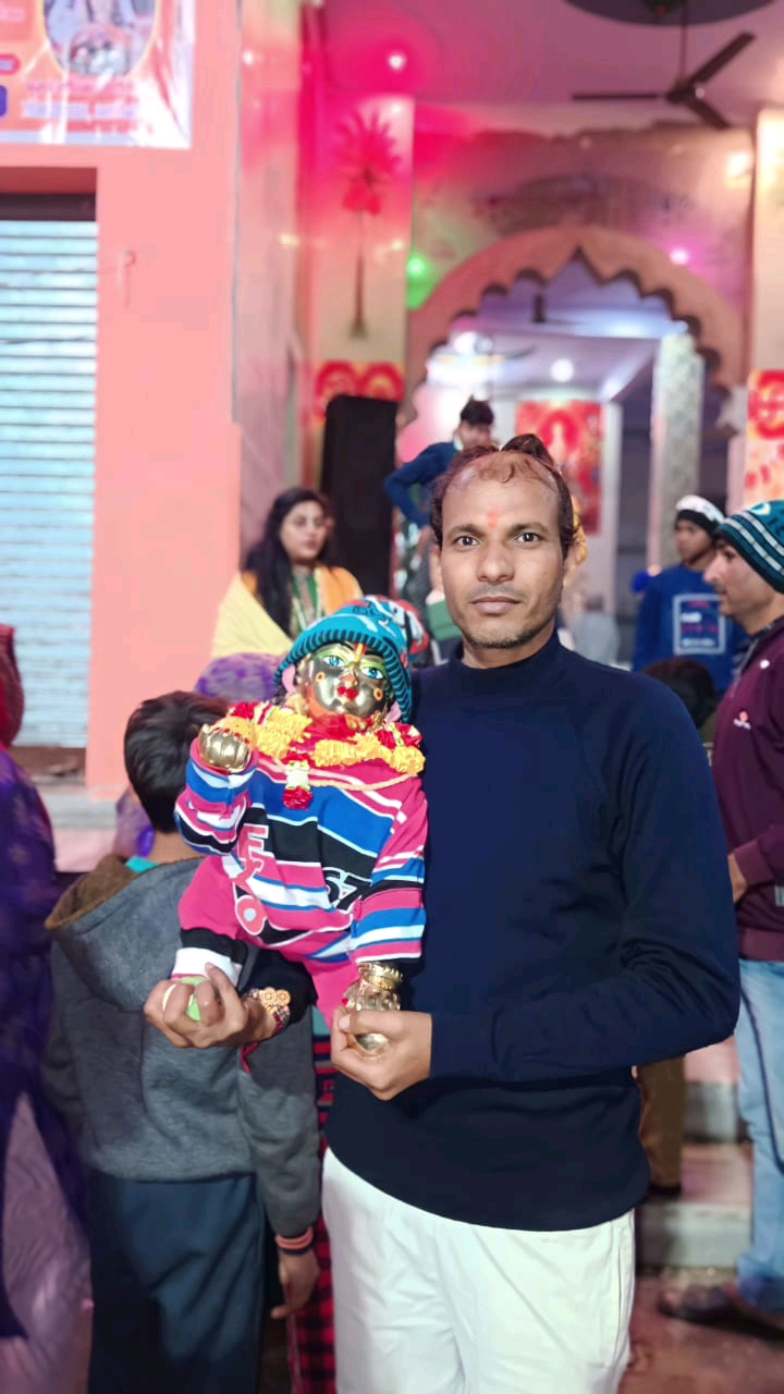 भगवान के दरबार मैं
सभी को जय श्री राधे जय श्री कृष्णा🙏🙏#sort