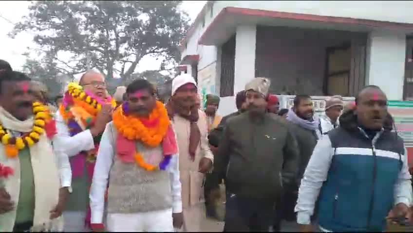 लौकही: लौकही के प्रखंड प्रमुख और उपप्रमुख पर लगाया गया अविश्वास प्रस्ताव हुआ खारिज, समर्थकों ने जताया खुशी