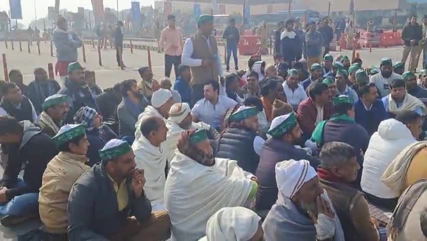 किसान एकता संघ मांग रहा बेरोजगार हुए किसानों के लिए नौकरी NHAi के नियमों के अनुसार स्थानीय निवासियों को टोल फ्री निकासी